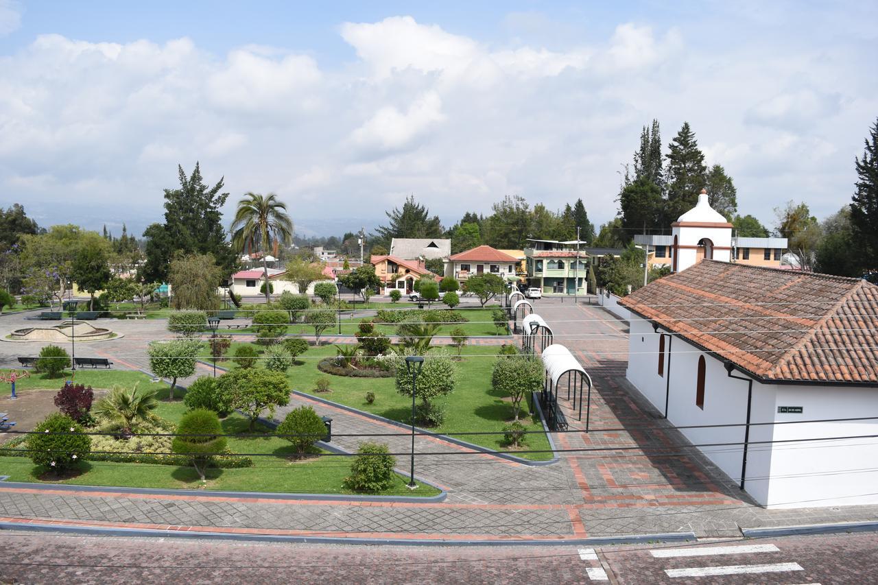 Hostal El Parque Tababela Exterior foto